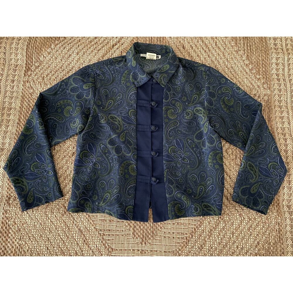 Vtg. C.M. Shapes Paisley button front top SZ Med.